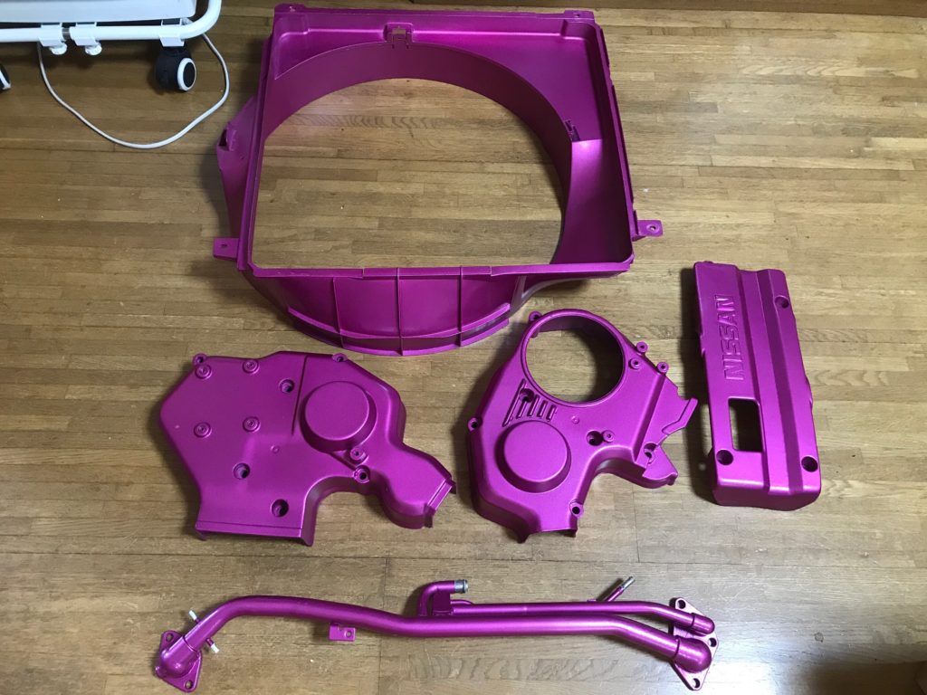 セミレストア中のフェアレディz32のタイベルカバー